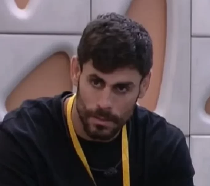 
                                        
                                            Cara de Sapato se pronuncia após expulsão do BBB 23: 'atitudes que não podem ser normalizadas'
                                        
                                        