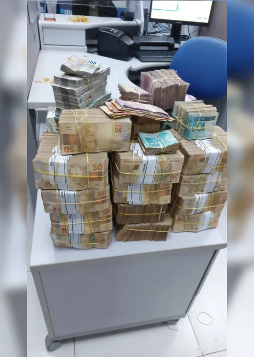 
                                        
                                            Quem era o dono dos quase R$ 2 milhões apreendidos em mala no aeroporto de João Pessoa?
                                        
                                        