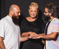 Xuxa vira madrinha de casal de João Pessoa durante festa em navio