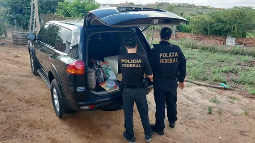 
				
					Operação da Polícia Federal mira esquema de tráfico da Paraíba para países da América do Norte
				
				