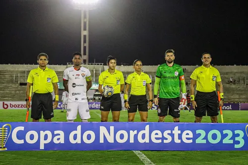 
				
					Campinense vence o Vitória por 2 a 1 na despedida dos dois times da Copa do Nordeste
				
				