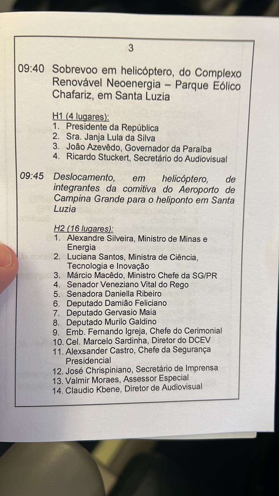 
				
					Lula chega à Paraíba para inaugurar complexo com parques eólicos e usinas solares, em Santa Luzia
				
				