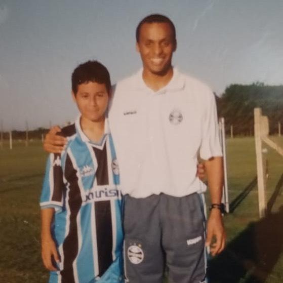 
				
					Cria do Grêmio, lateral do Campinense admite emoção por enfrentar seu time do coração
				
				