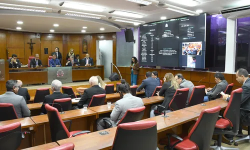 
                                        
                                            Reta final da janela partidária: 12 vereadores de João Pessoa devem mudar de partido
                                        
                                        