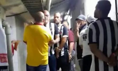 
                                        
                                            Dirigentes do Botafogo-PB agridem profissionais da imprensa no Almeidão
                                        
                                        