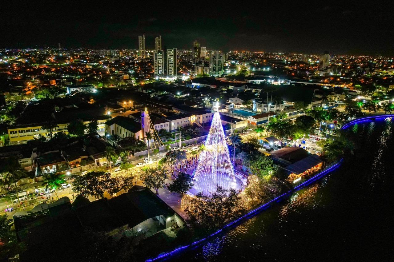 
                                        
                                            Ao analisar defesa, Auditoria do TCE mantém parecer por irregularidade no contrato do Natal Iluminado
                                        
                                        