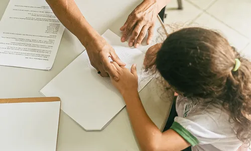 
                                        
                                            Educação socioemocional: procura das escolas cresce 316% em 2023
                                        
                                        