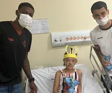 Campinense e Treze visitam crianças no Hospital de Trauma para comemorar a Páscoa