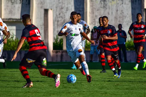 
				
					Surian ainda tem uma dúvida para escalar o Botafogo-PB contra o Operário-PR
				
				