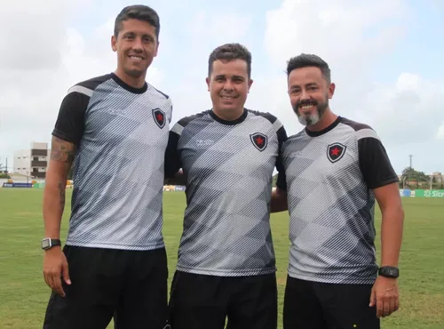 
				
					Novo técnico do São Paulo, Thiago Carpini foi auxiliar do Botafogo-PB entre 2018 e 2019
				
				