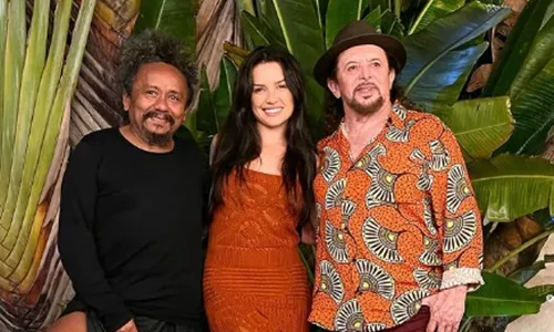 
                                        
                                            Juliette no São João de Campina Grande: cantora se apresenta com Chico César e Geraldo Azevedo
                                        
                                        