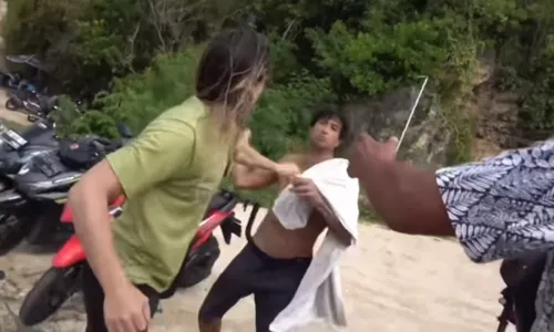 
                                        
                                            Fábio Gouveia repudia agressão de JP Azevedo à surfista Sara Taylor, em Bali
                                        
                                        