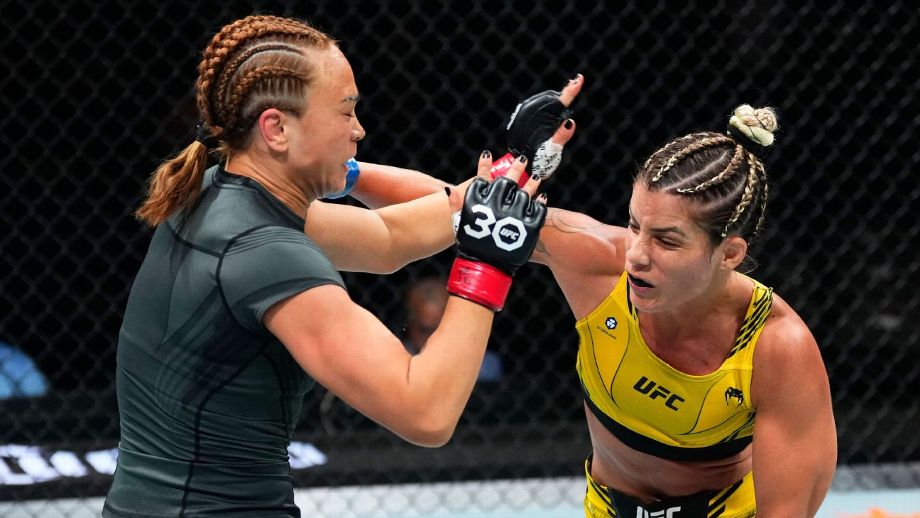 
                                        
                                            Luana Pinheiro vence a terceira consecutiva e se aproxima do Top 10 do UFC
                                        
                                        