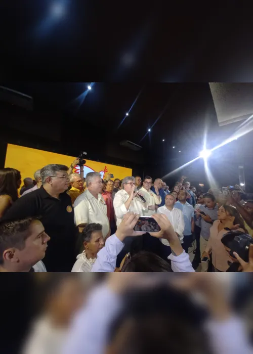 
                                        
                                            PSB passa a ter 78 prefeitos e João Azevêdo fala em "primeiro passo" para eleições 2024
                                        
                                        