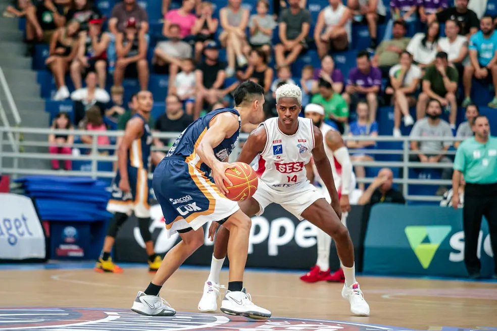 Unifacisa bat Franca lors du premier match des quarts de finale de la NBB