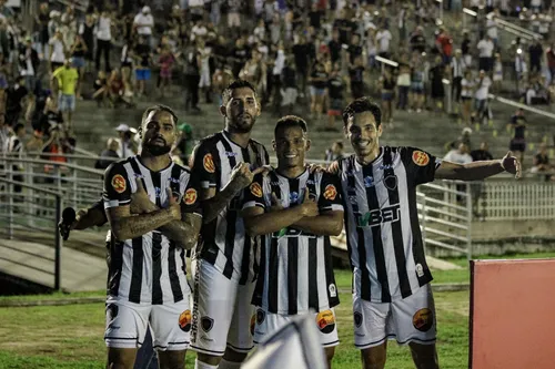 
				
					Mateus Anderson comemora boa fase e gol pelo Botafogo-PB na Série C
				
				