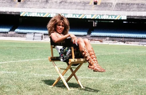 
				
					Tina Turner morre aos 83 anos
				
				