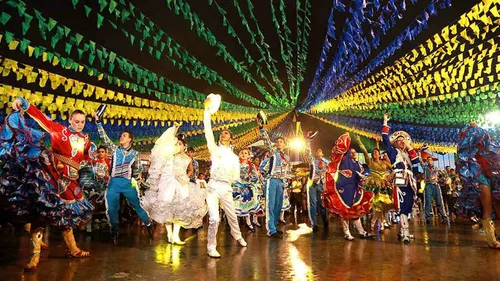 
				
					Festa de São João (ou Junina): significado, importância e origem
				
				