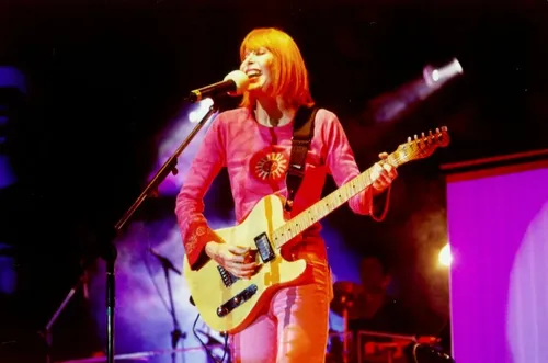 
				
					Rita Lee, ícone do rock brasileiro, morre aos 75 anos
				
				