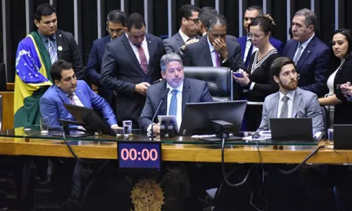 
                                        
                                            Projeto das Fake News será votado nesta terça-feira; maioria dos deputados paraibanos é a favor
                                        
                                        