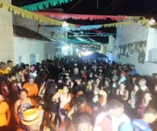 Noite de São Pedro tem festa realizada por moradores, em rua de Cajazeiras