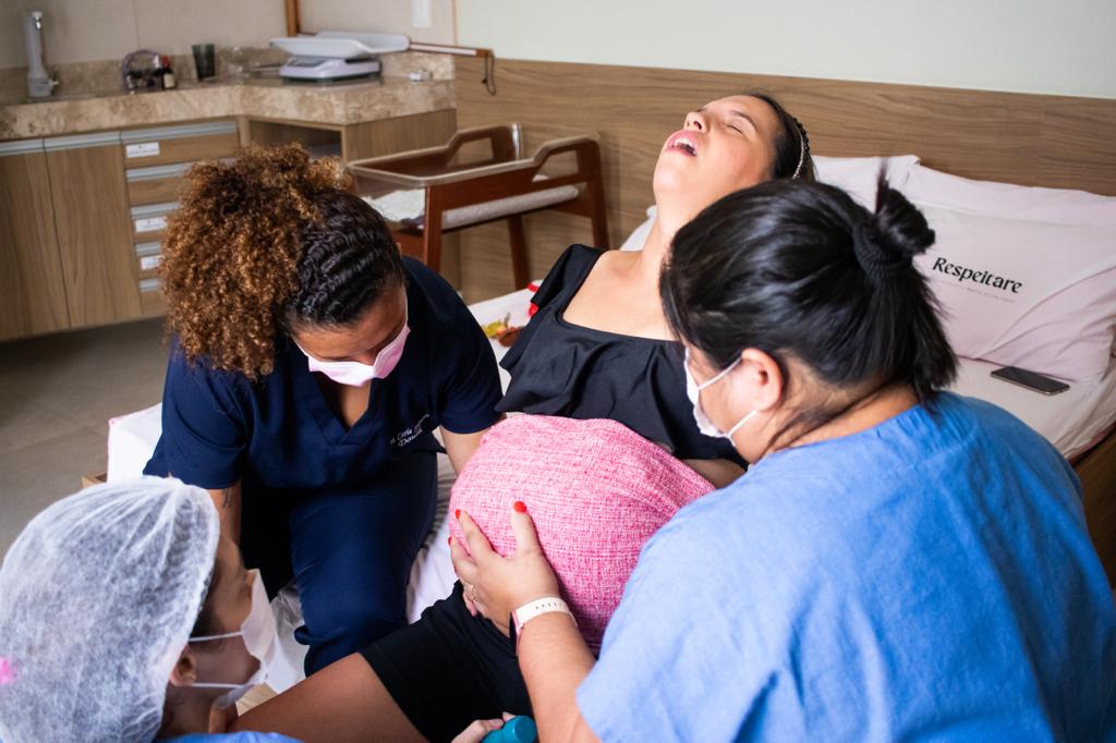 Entenda a diferença entre doula, enfermeira obstetra, fisioterapeuta pélvica e psicóloga obstetra