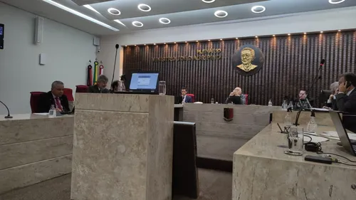 
				
					TCE aprova contas do último ano da gestão de Romero Rodrigues
				
				