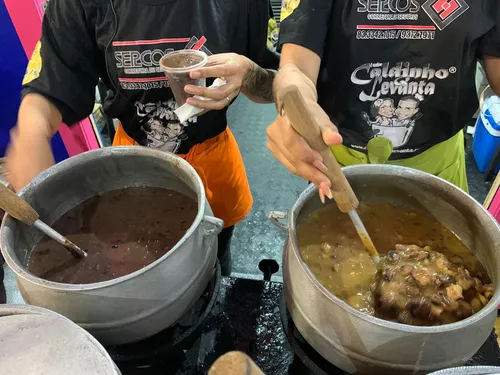 
				
					São João de Campina Grande: 10 comidas para não deixar de provar no Parque do Povo
				
				