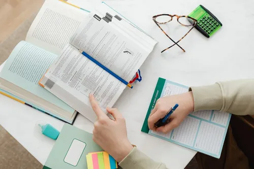 
				
					Como começar a estudar para concurso público: guia completo
				
				