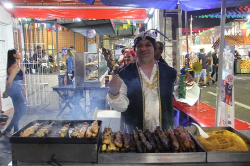 
				
					São João de Campina Grande: 10 comidas para não deixar de provar no Parque do Povo
				
				