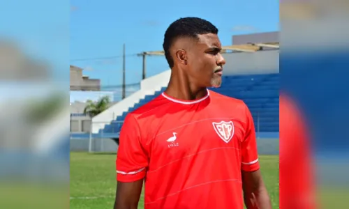 
				
					Esporte de Patos lança camisa retrô, em alusão aos anos 60
				
				