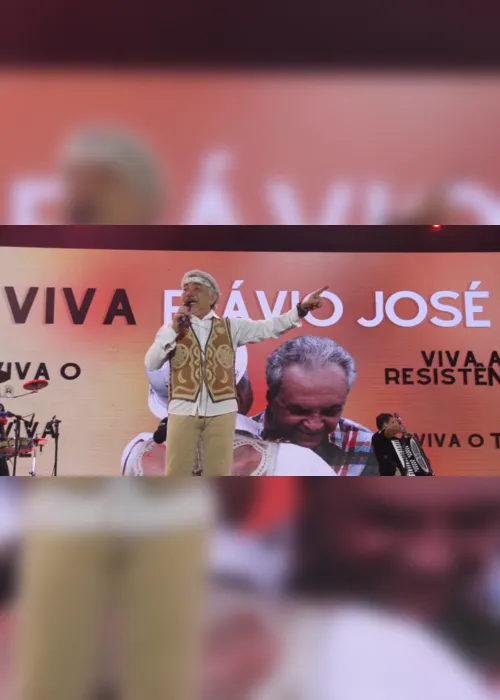 
                                        
                                            Santanna homenageia Flávio José durante show no São João 2023 de Campina Grande
                                        
                                        