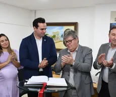 Lucas Ribeiro assume governo durante viagem de 11 dias de João Azevêdo à China