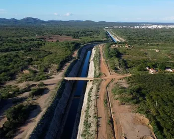 Obras inacabadas deixam agricultores sem água e marchantes sem matadouro na Paraíba