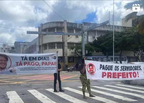 
				
					Com debate político em alta, Campina Grande tem 'guerra' de faixas nas ruas
				
				