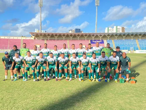 
				
					Falcon x Sousa: times empatam em 1 a 1 e fica tudo em aberto para o jogo da volta
				
				