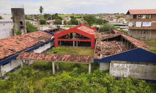 
                                        
                                            Obras inacabadas são resultado da 'certeza de impunidade’, diz especialista
                                        
                                        