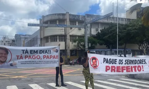 
                                        
                                            Com debate político em alta, Campina Grande tem 'guerra' de faixas nas ruas
                                        
                                        