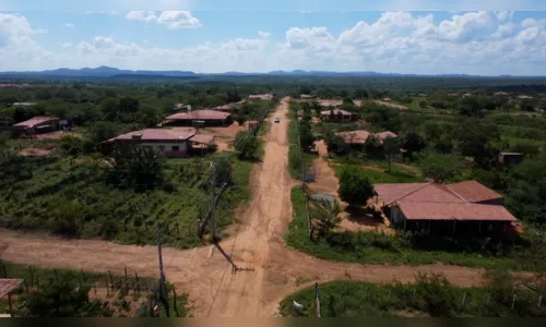 
				
					Obras inacabadas deixam agricultores sem água e marchantes sem matadouro na Paraíba
				
				