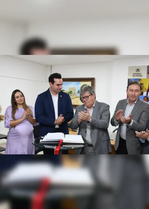
                                        
                                            Governador cumpre agenda com ministro em Campina Grande e anuncia obras nos 159 anos da cidade
                                        
                                        
