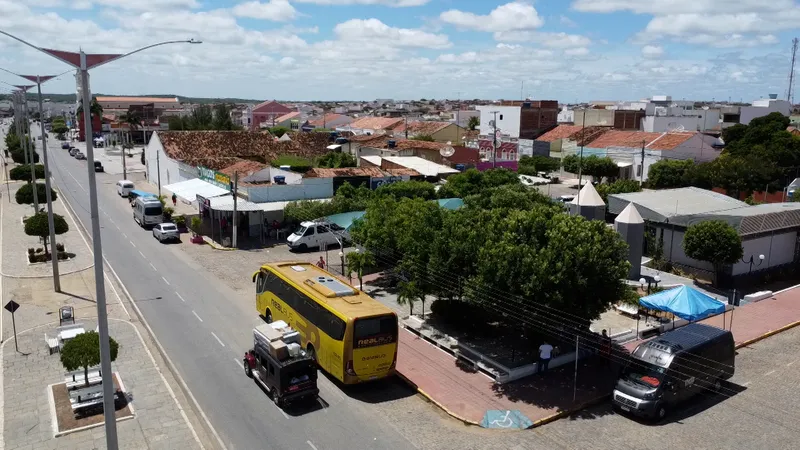 Obras Inacabadas: população lamenta abandono de casas e espera por um teatro há uma década