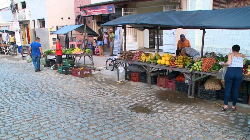 Obras inacabadas deixam agricultores sem água e marchantes sem matadouro na Paraíba