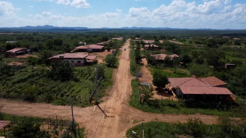 Obras inacabadas deixam agricultores sem água e marchantes sem matadouro na Paraíba