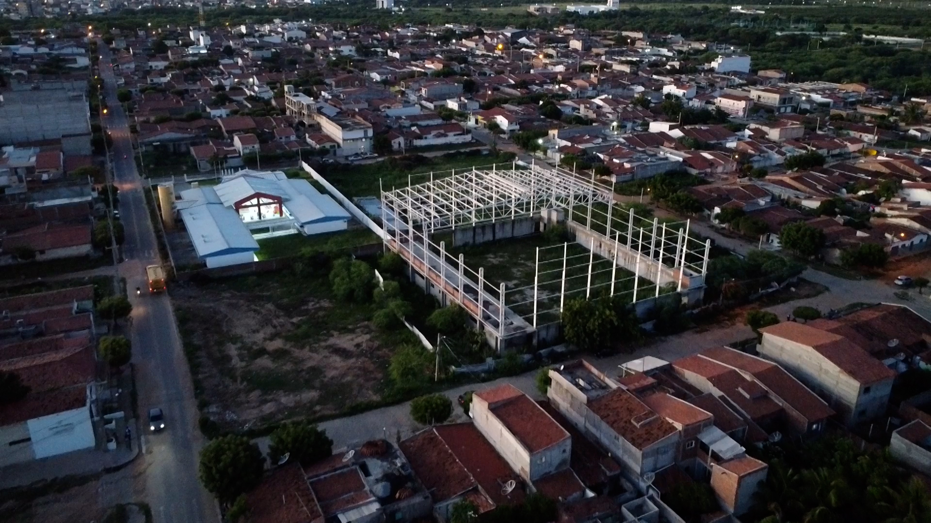 Obras Inacabadas: no Sertão, população espera pela conclusão de unidades de saúde e complexos esportivos