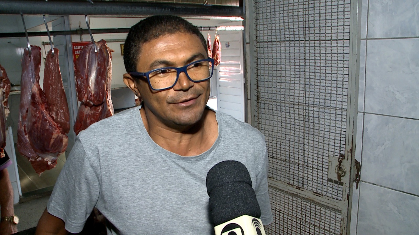 Obras inacabadas deixam agricultores sem água e marchantes sem matadouro na Paraíba