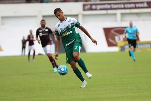 
				
					Ferroviária x Sousa: Dino perde o 1º jogo do mata-mata do acesso por 1 a 0
				
				