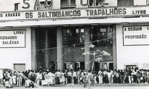 
                                        
                                            Os fantasmas dos cinemas de rua habitam meus sonhos
                                        
                                        