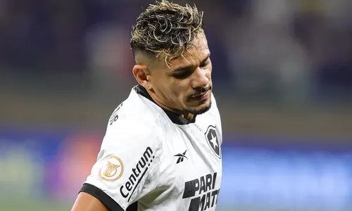 
                                        
                                            Tiquinho Soares tem lesão detectada no joelho esquerdo e desfalca o Botafogo por 5 semanas
                                        
                                        