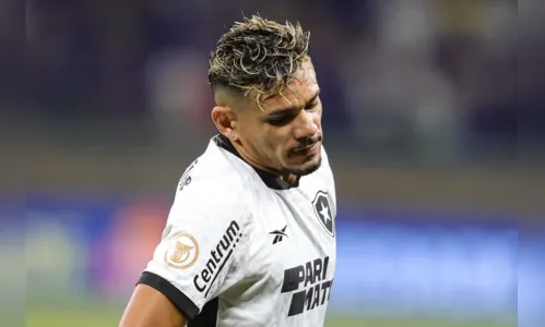 
				
					Brasileirão 2023: Thaciano brilha e salva o Bahia da queda, e Tiquinho se desculpa com a torcida do Botafogo
				
				