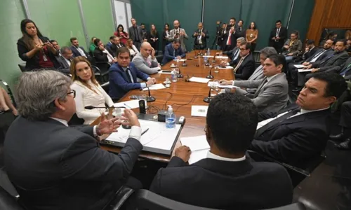 
                                        
                                            Governador tem reunião com bancada federal para discutir verba para a Paraíba
                                        
                                        
